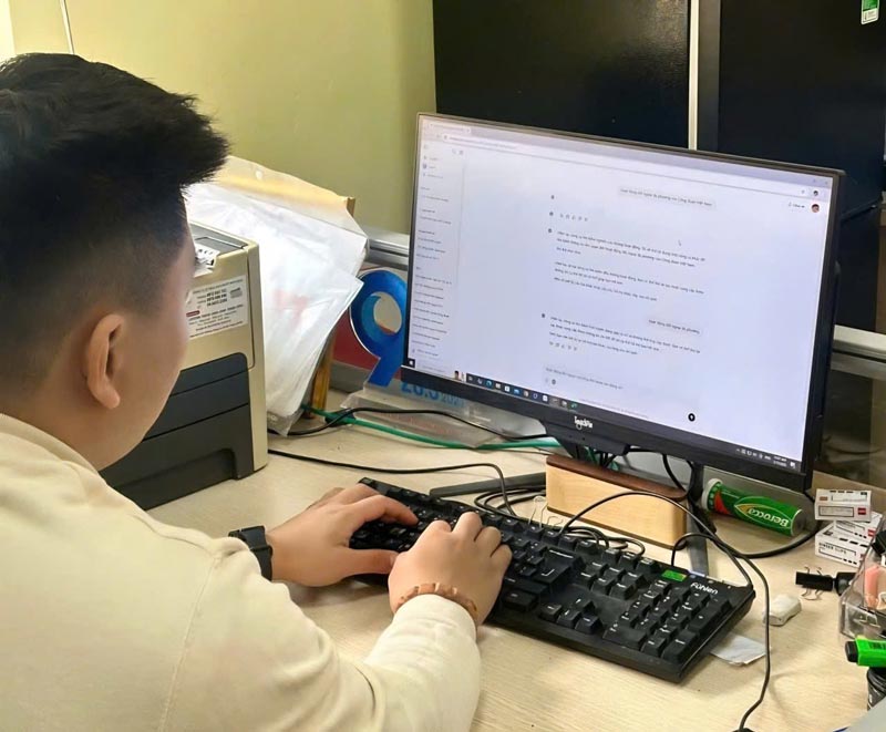 Working remotely, working on projects, freelance, or participating in online job platforms are becoming increasingly popular. Photo: Quynh Chi