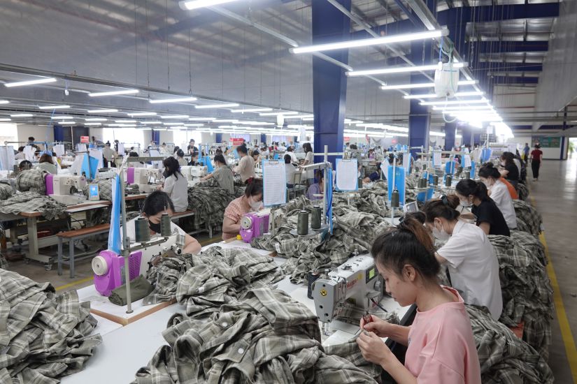 Having a need to recruit 500 workers, Ha Tinh Garment Enterprise 10 is facing great difficulties in recruiting. Photo: Tran Tuan