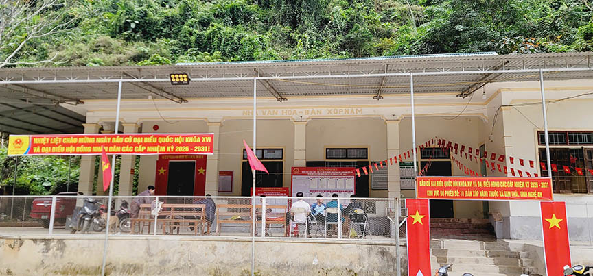 Công tác chuẩn bị điểm bỏ phiếu sớm tại xã Tam Thái đã hoàn tất. Ảnh: Quang Đại