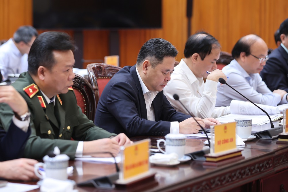 Lãnh đạo các bộ, ngành tham dự cuộc họp. Ảnh: VGP