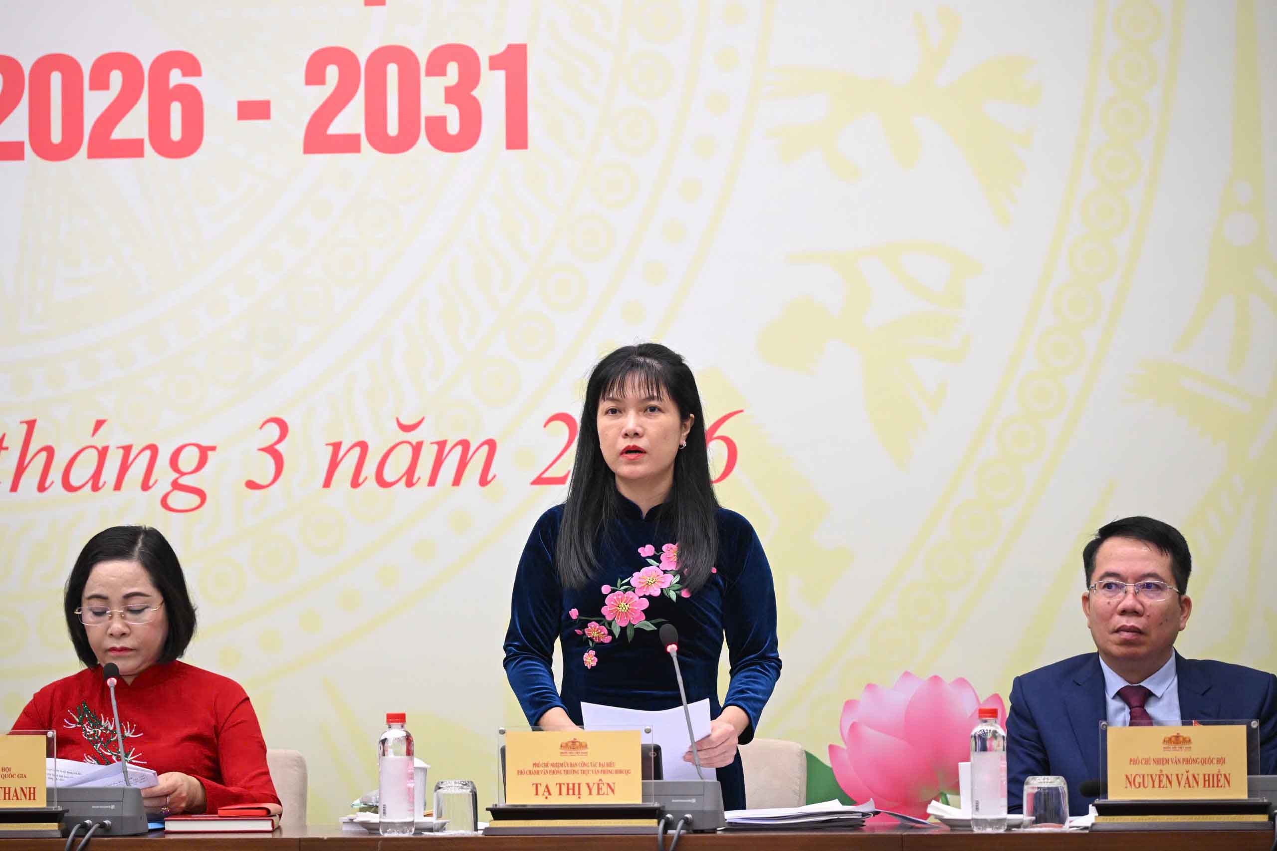Mme Tạ Thị Yên (au centre) a déclaré que le Conseil électoral national pourrait annoncer les résultats de l'élection des députés à l'Assemblée nationale plus tôt qu'avant le 25 mars. 3. Photo: Hải Nguyễn