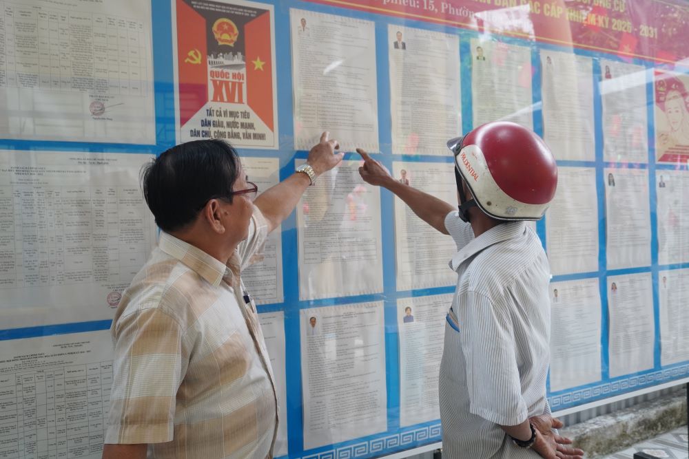 Functional forces are on duty 24/24, ensuring security at the polling station in Da Nang. Photo: Tran Thi