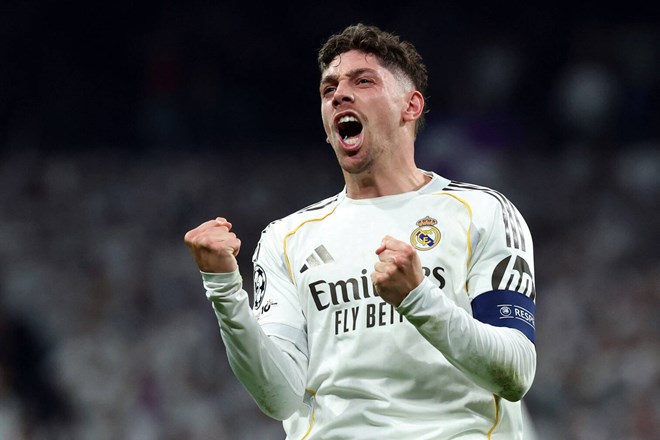 Valverde scored a superb hat-trick to help Real Madrid put one foot in the Champions League quarter-finals. Photo: AFP