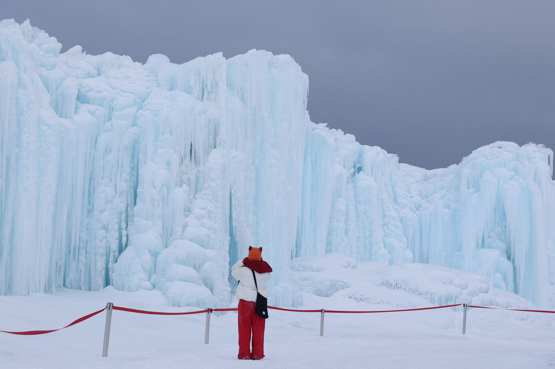 Những khối băng xanh khổng lồ ở Sailimu. Ảnh: Cáo Ngứa Chân