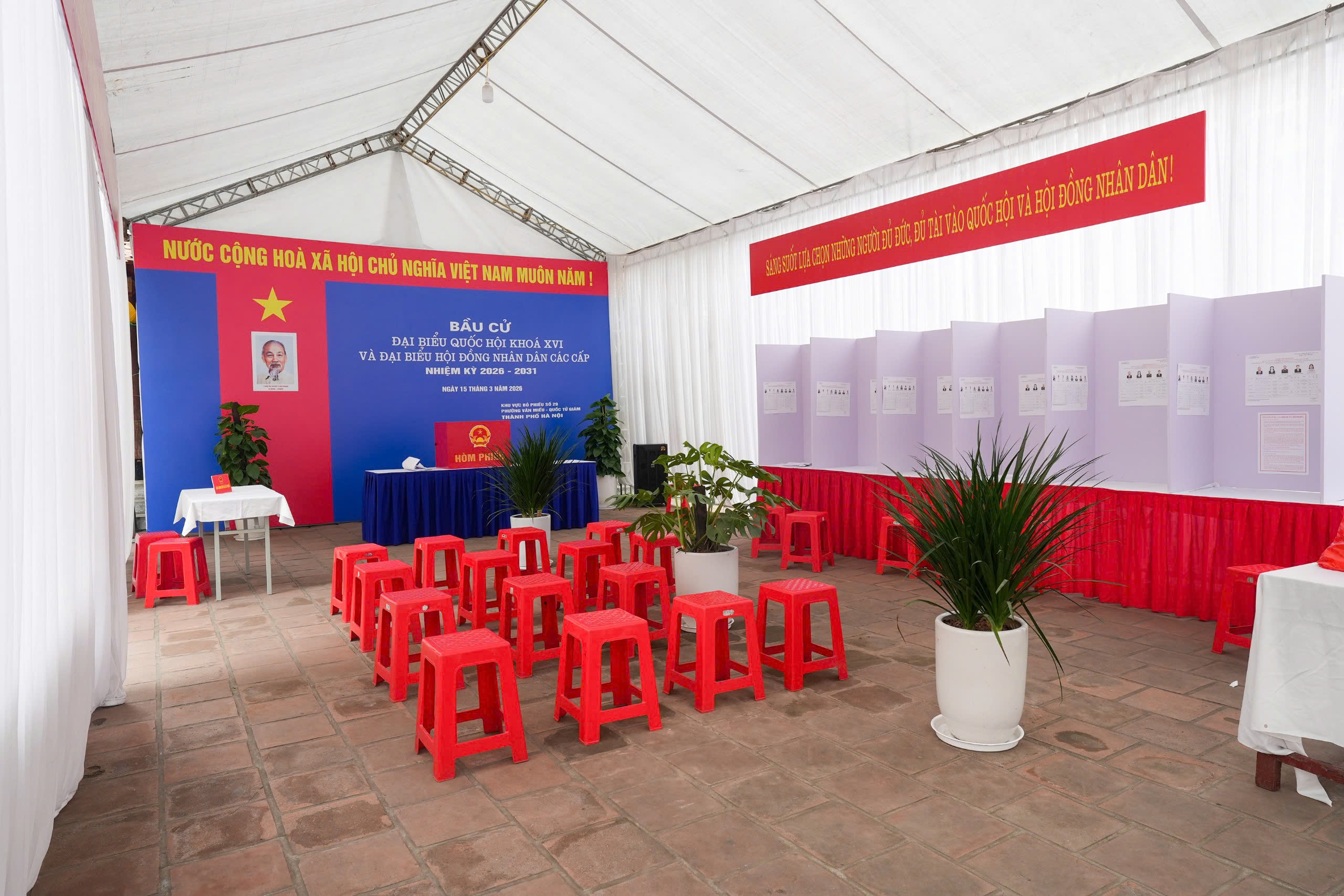 Ngày hội non sông. 