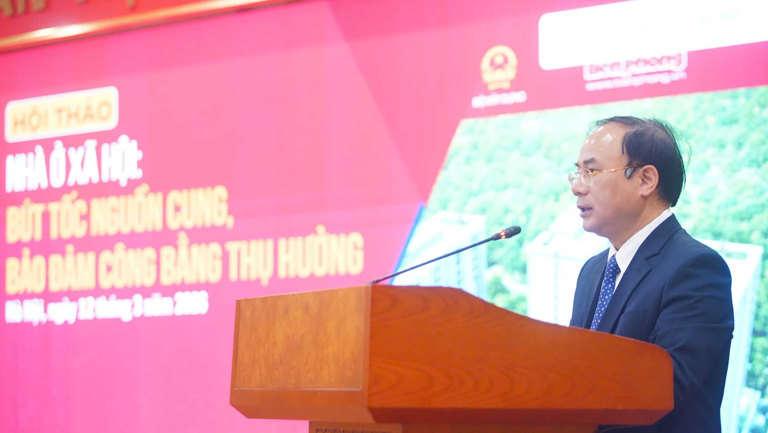 Deputy Minister of Construction Nguyen Van Sinh said that there will be special mechanisms applied to attract investors with financial capacity and available land funds to participate in social housing development. Photo: Ngoc Mai