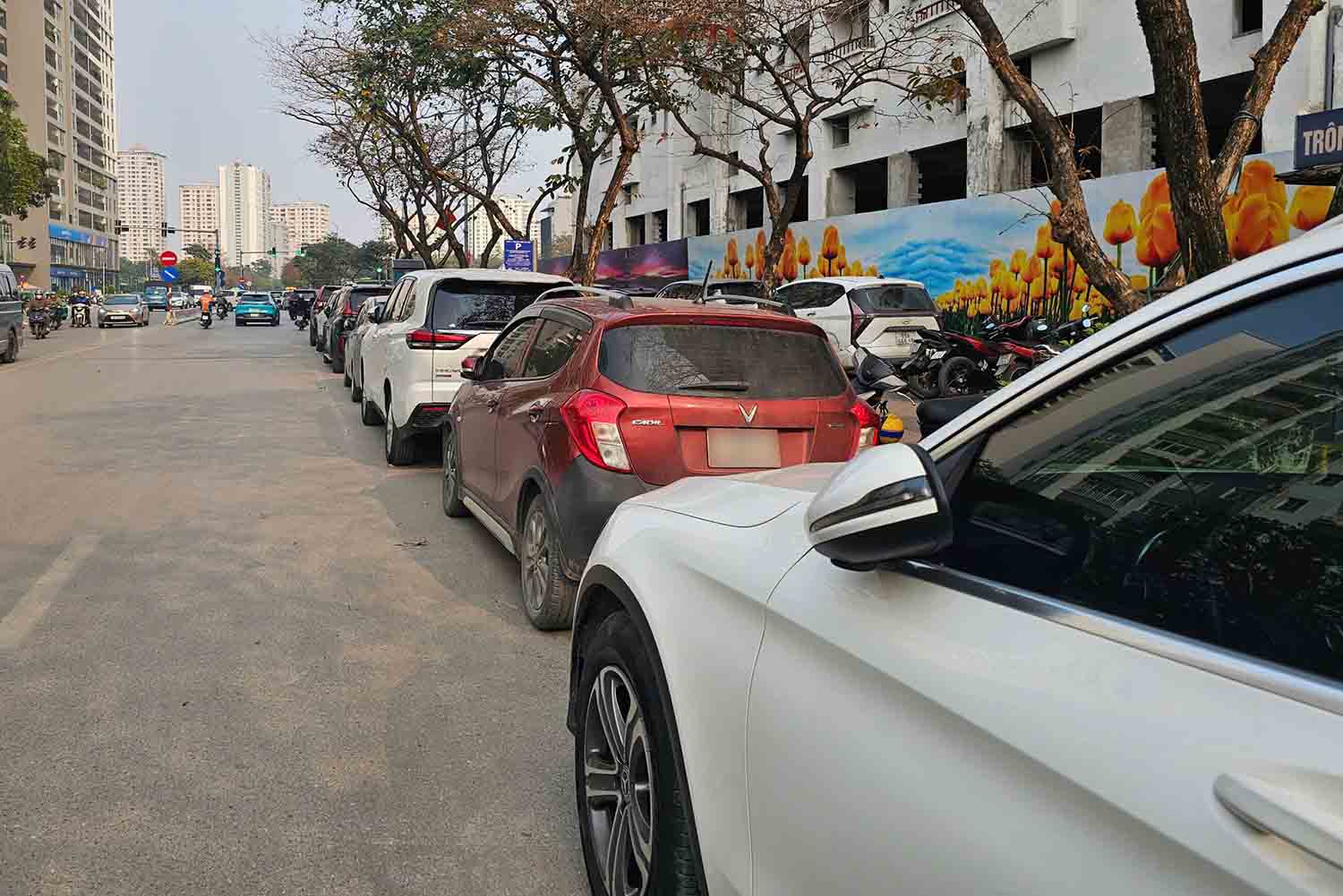 Tighten management of parking lots to ensure traffic for elections in Hanoi. Photo: Huu Chanh
