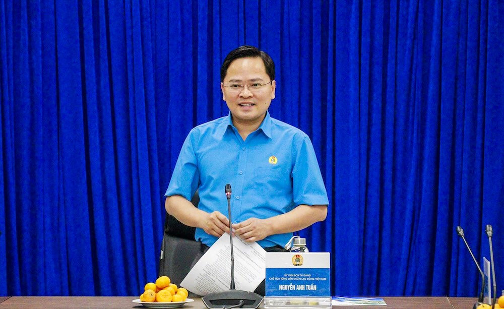 Chủ tịch Tổng LĐLĐ Việt Nam phát biểu tại buổi làm việc với Trung tâm Điện lực Quảng Trạch. Ảnh: Hưng Thơ