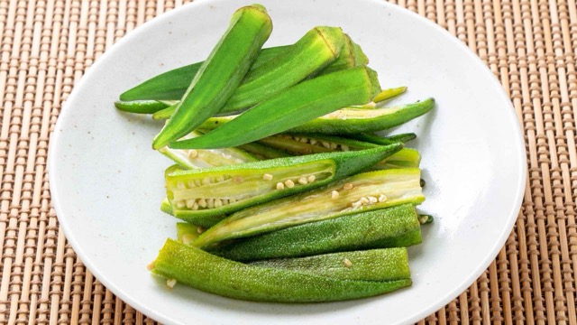 Popcorn provides vitamin C, vitamin K, folate and many natural anti-inflammatory compounds, good for joints. Graphic photo: Huong Son