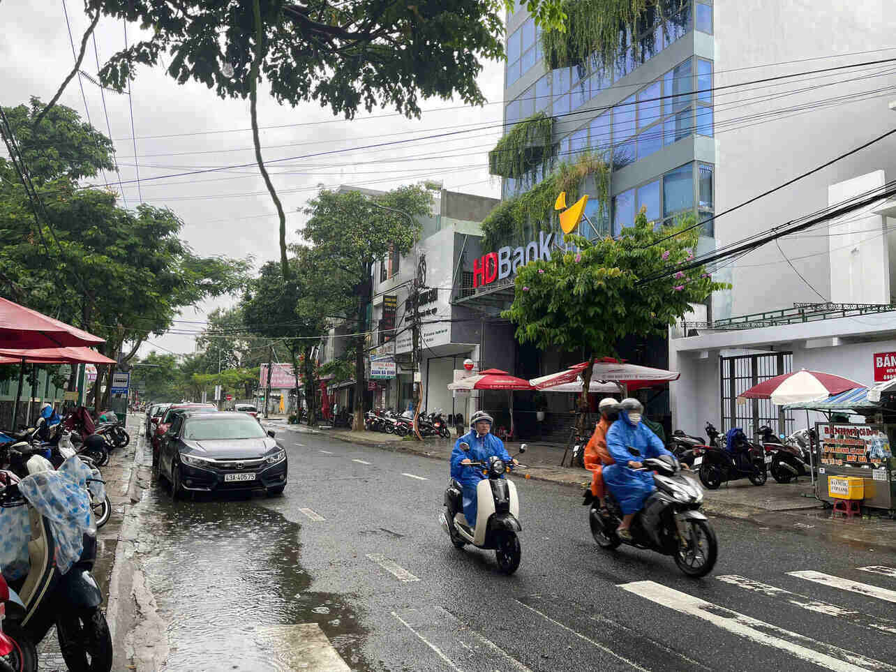 Se pronostica que la región del Centro-Centro tendrá lluvia hasta alrededor del 15 de marzo. 3. Foto: Nguyen Linh