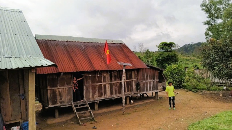 O2 là ngôi làng vùng cao thuộc xã Vĩnh Sơn (Gia Lai), nằm biệt lập trên đỉnh núi Konhlon. Ảnh: Hoài Luân