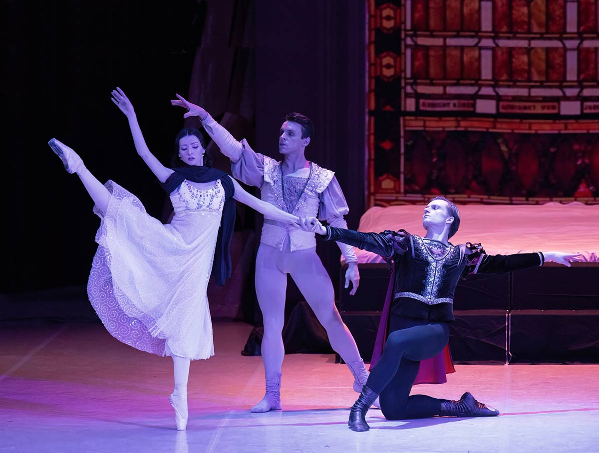 Một cảnh trong vở ballet Romeo và Juliet. Ảnh: ROX Group