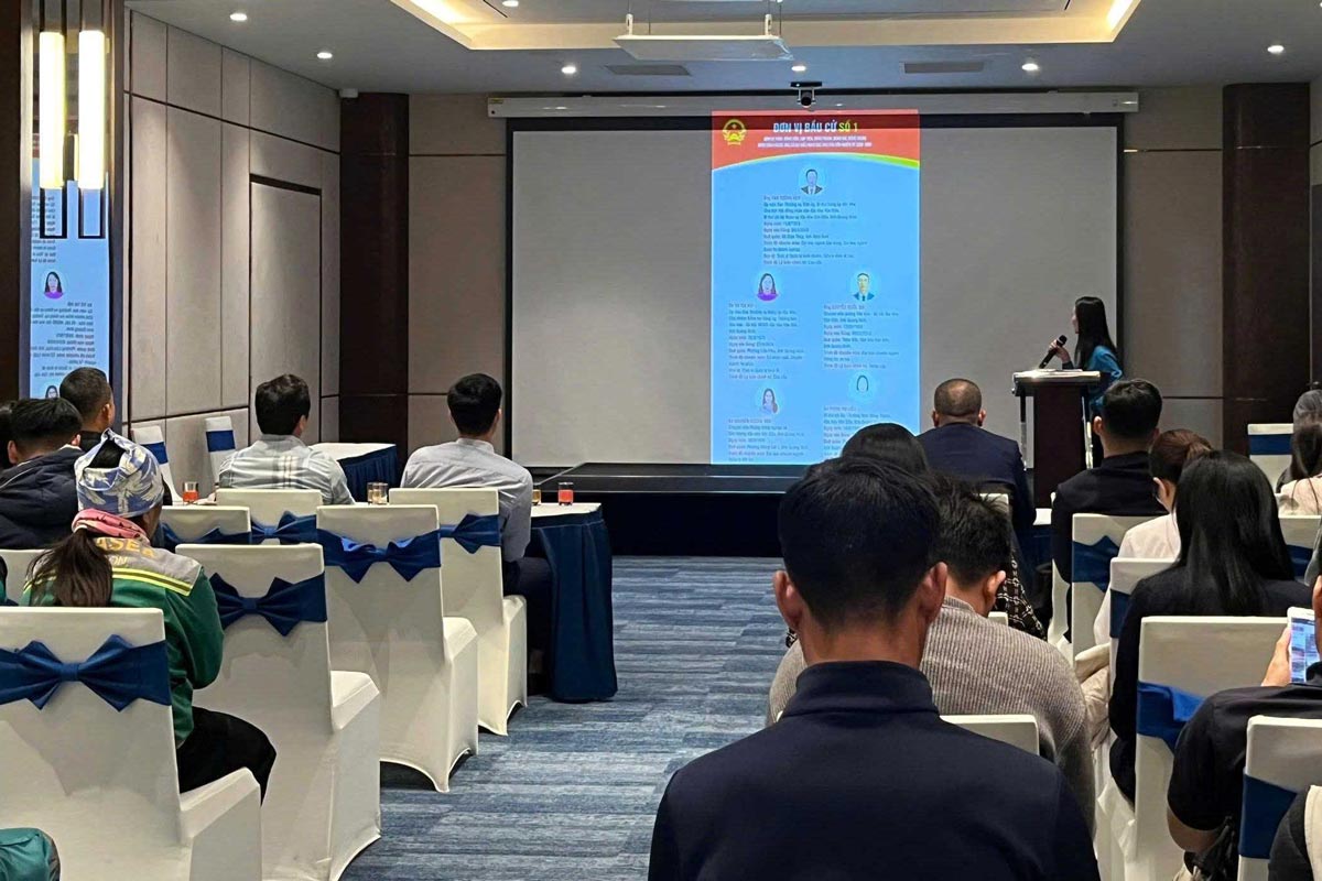 Quang cảnh hội nghị tuyên truyền baauc cử do Công đoàn đặc khu Vân Đồn tổ chức. Công đoàn đặc khu Vân Đồn