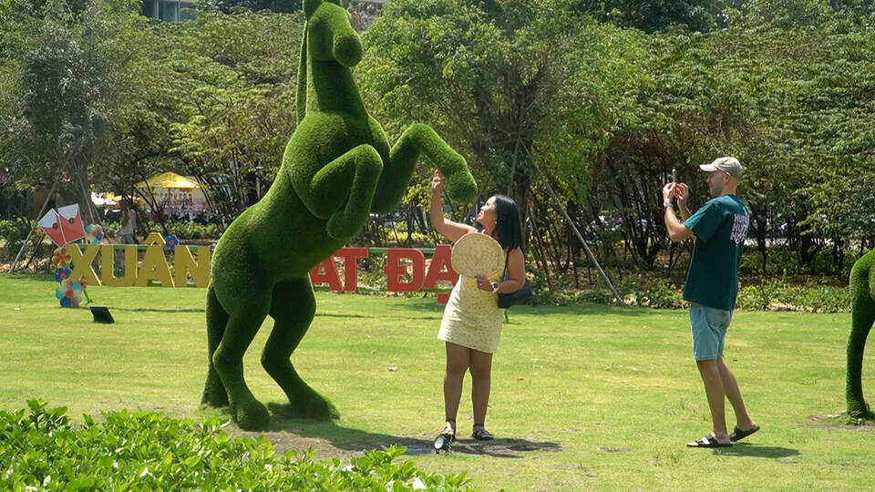 Abandoned land in Ho Chi Minh City becomes park still maintained, people excitedly support