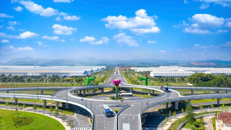 Da Nang finalizes construction of a 4-6 lane urban expressway connecting Chu Lai. Photo: Anh Van