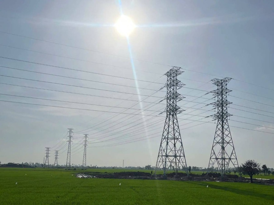 안장성 짜우탄 220kV 변전소 프로젝트는 2026년 1월에 전력 공급을 시작하여 지역의 전력 공급 신뢰성을 높이는 데 기여합니다. 사진: PC 안장