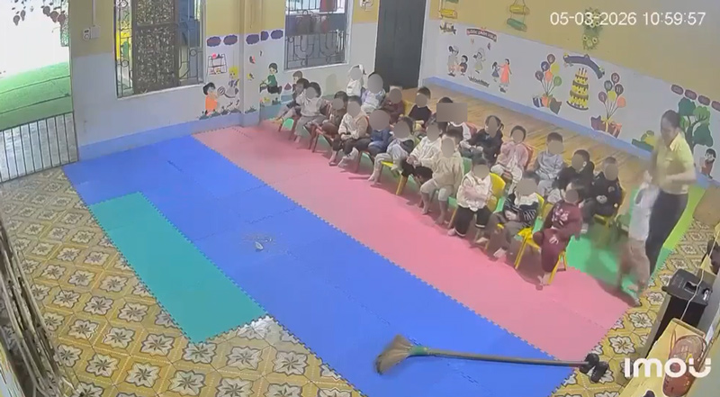 L'enseignant qui a maltraité un enfant a été licencié. Photo tirée d'un clip