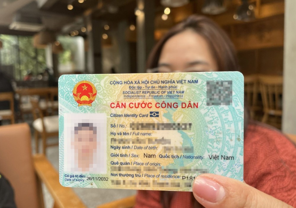 Nhiều người mua nhà thường xuyên phải trình CCCD cho bên môi giới nhà đất dẫn đến các rủi ro lộ lọt thông tin cá nhân.