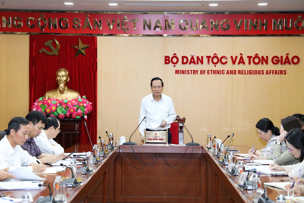 Bộ trưởng Đào Ngọc Dung phát biểu tại cuộc làm việc với Vụ Hợp tác quốc tế.