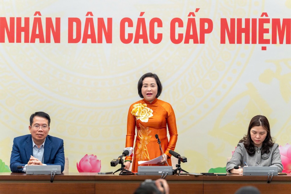 Phó Chủ tịch Quốc hội Nguyễn Thị Thanh - Ủy viên Hội đồng Bầu cử quốc gia, chia sẻ với báo chí về tiến độ bầu cử trên cả nước. Ảnh: Phạm Đông