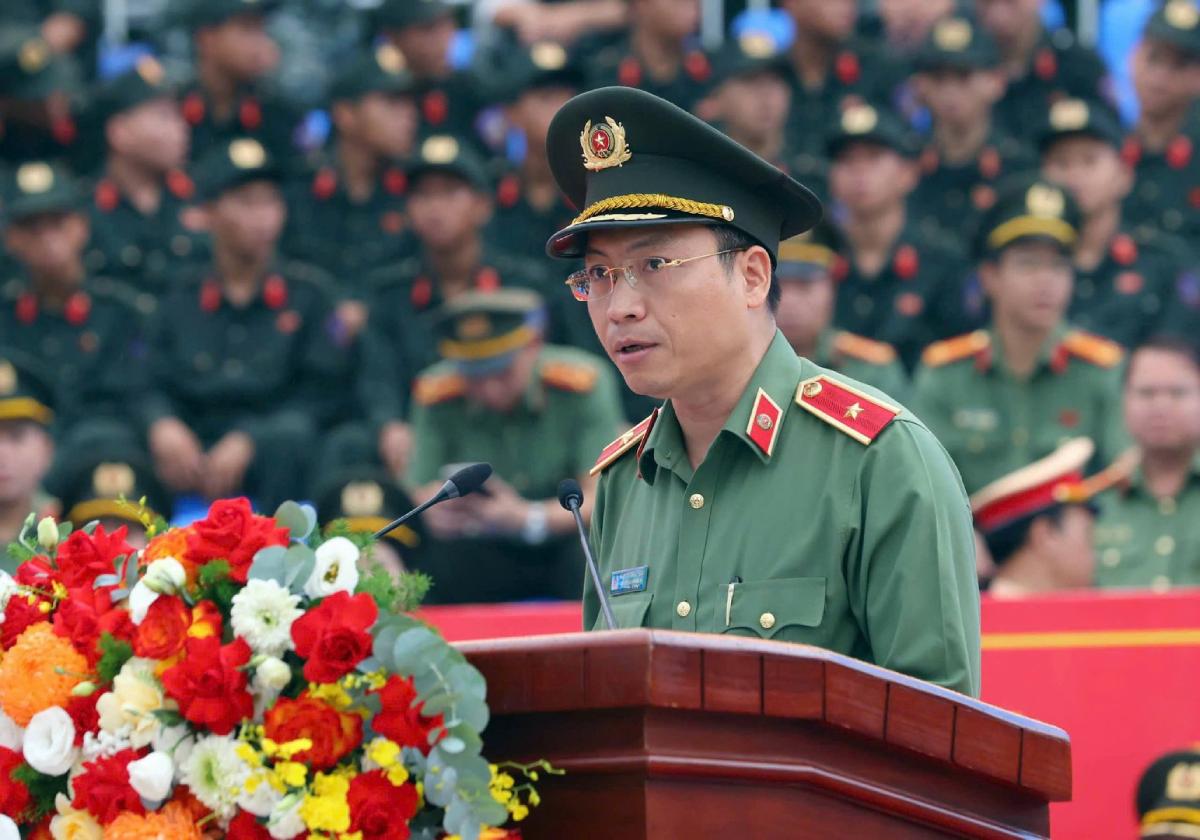 Major General Nguyen Quoc Toan shared information about new points in the exploitation and use of the National Population Database and VNeID in election work. Photo: Ministry of Public Security