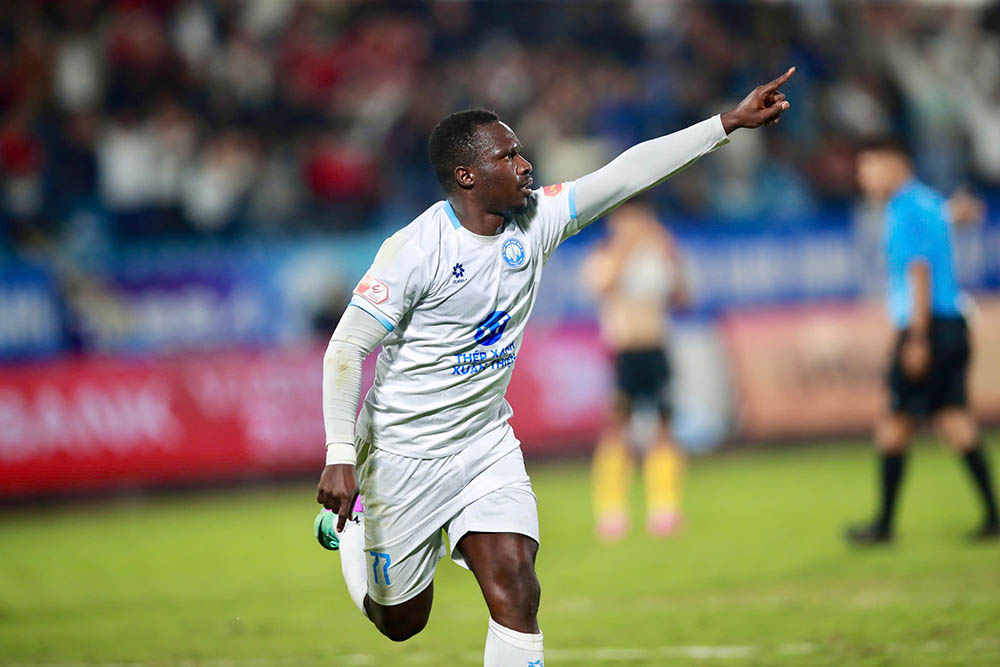 Nam Dinh has a minimal victory over Thanh Hoa. Photo: Nam Dinh Club