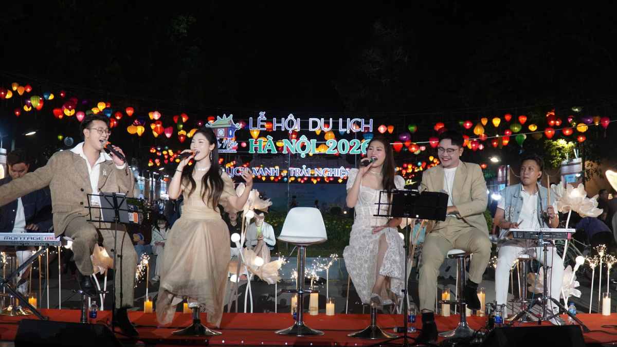 Chương trình nghệ thuật đặc sắc tại lễ hội. Ảnh: Minh Chính