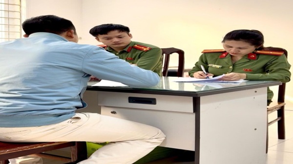 Công an Hà Nội xử phạt người đàn ông đăng tin sai sự thật về bầu cử. Ảnh CANH