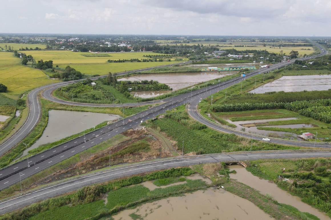 Lo Te - Rach Soi expressway. Photo: Ta Quang