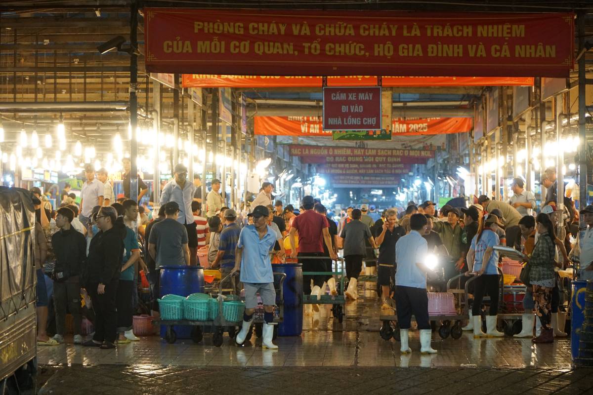 Ho Chi Minh City recommends that people choose food with clear origins to ensure health safety. Photo: Thanh Chan
