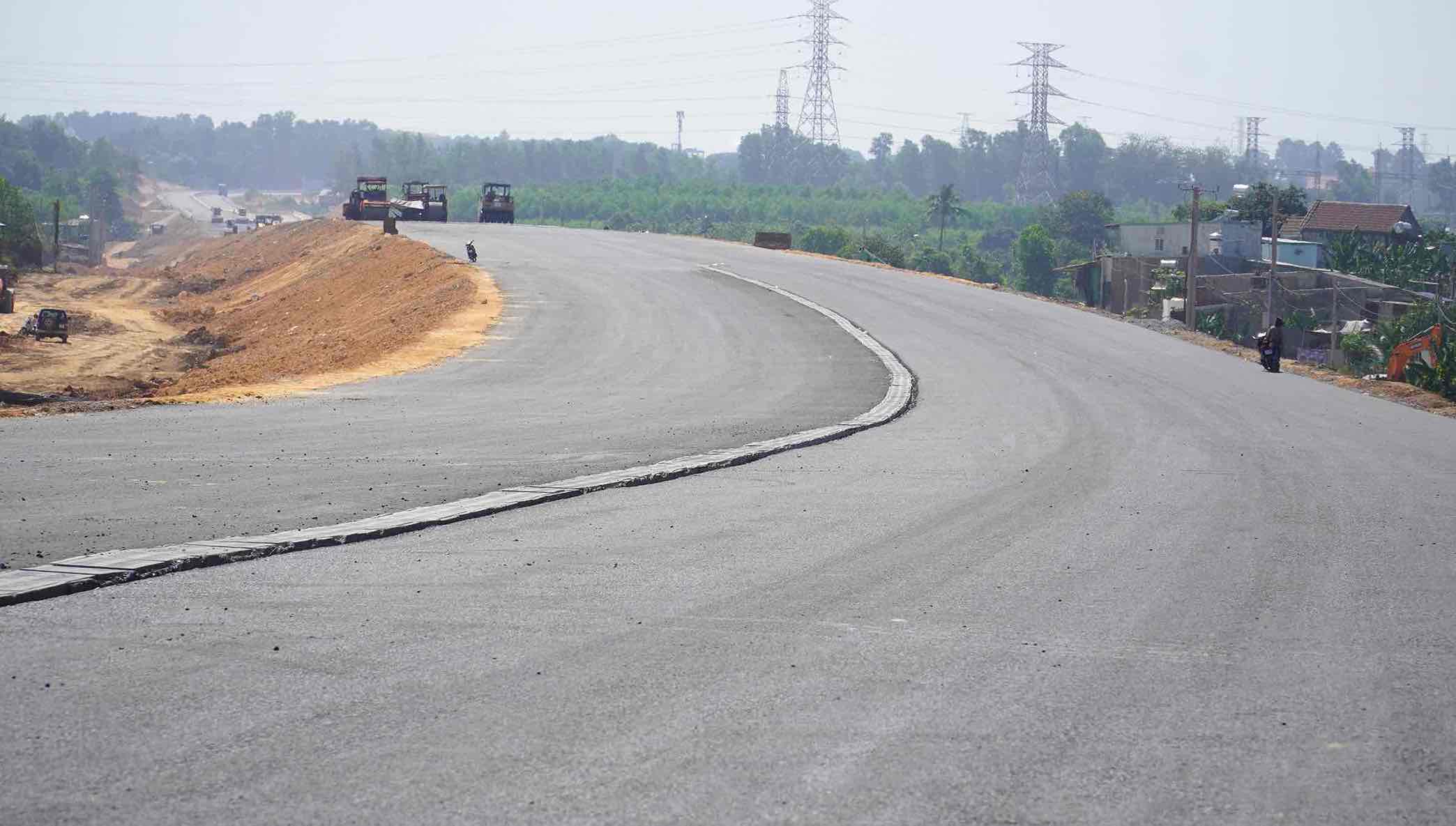 Theo tiến độ tuyến đường này sẽ đưa vào khai thác trong tháng 5.2026. Ảnh: HAC