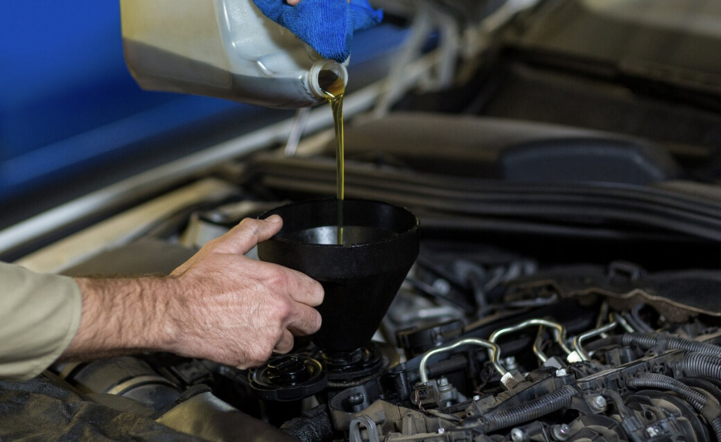 Many car care tips are widely spread but are no longer suitable for modern cars. Photo: Thuy Duong