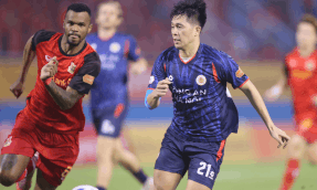 Ninh Binh Club meets Hanoi Police in round 16 of V.League 2025-2026. Photo: Minh Dan