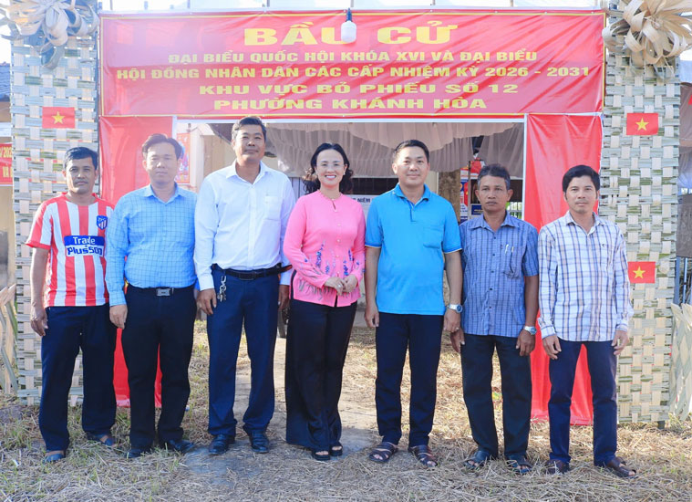 Đoàn công tác do Chủ tịch Liên đoàn Lao động TP Cần Thơ Lê Thị Sương Mai làm trưởng đoàn đã đến kiểm tra. Ảnh: Văn Nhanh