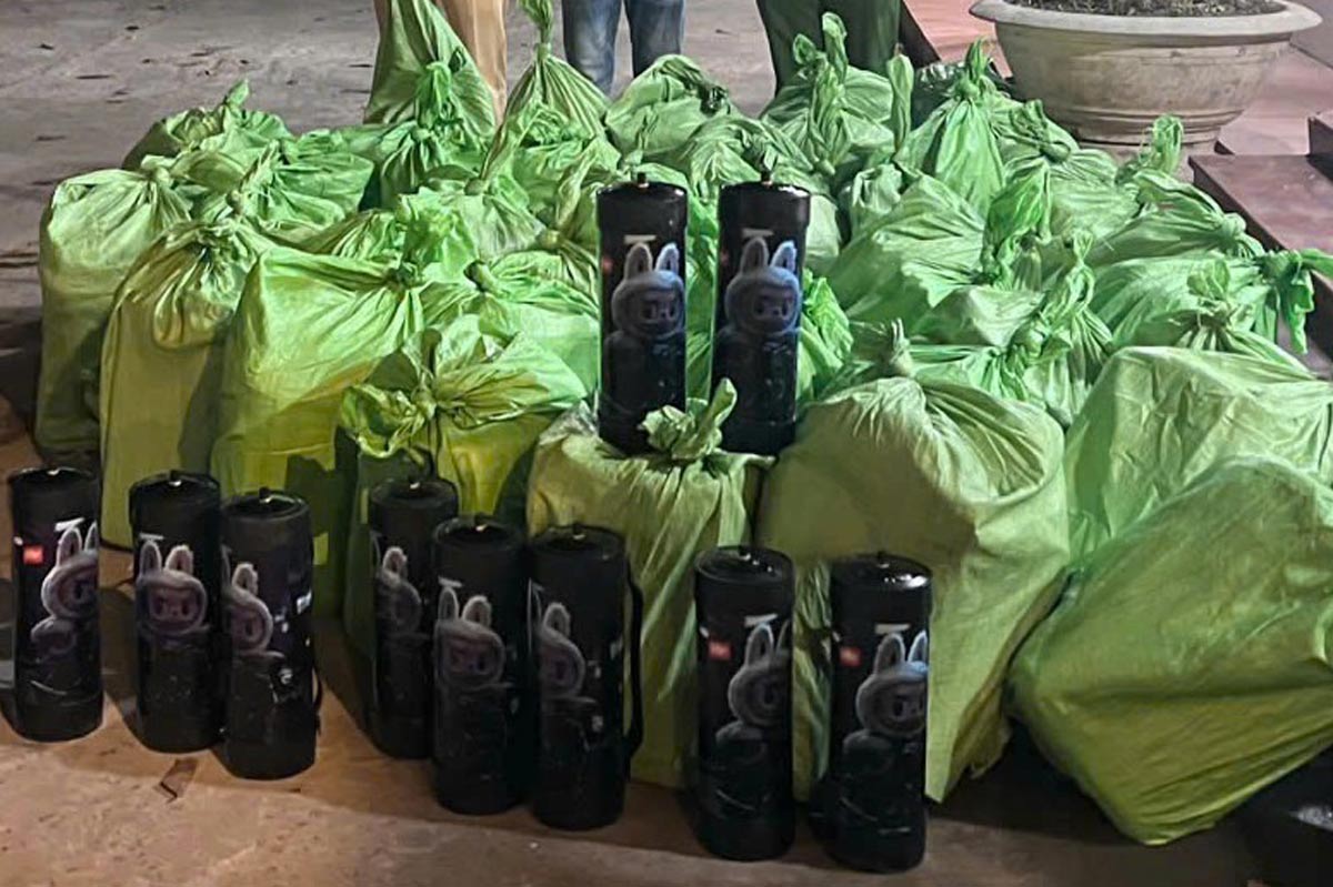 Xác minh, làm rõ vụ vận chuyển 200 bình khí nghi là khí cười vận chuyển qua địa bàn tỉnh Quảng Ninh. Ảnh: Công an Quảng Ninh