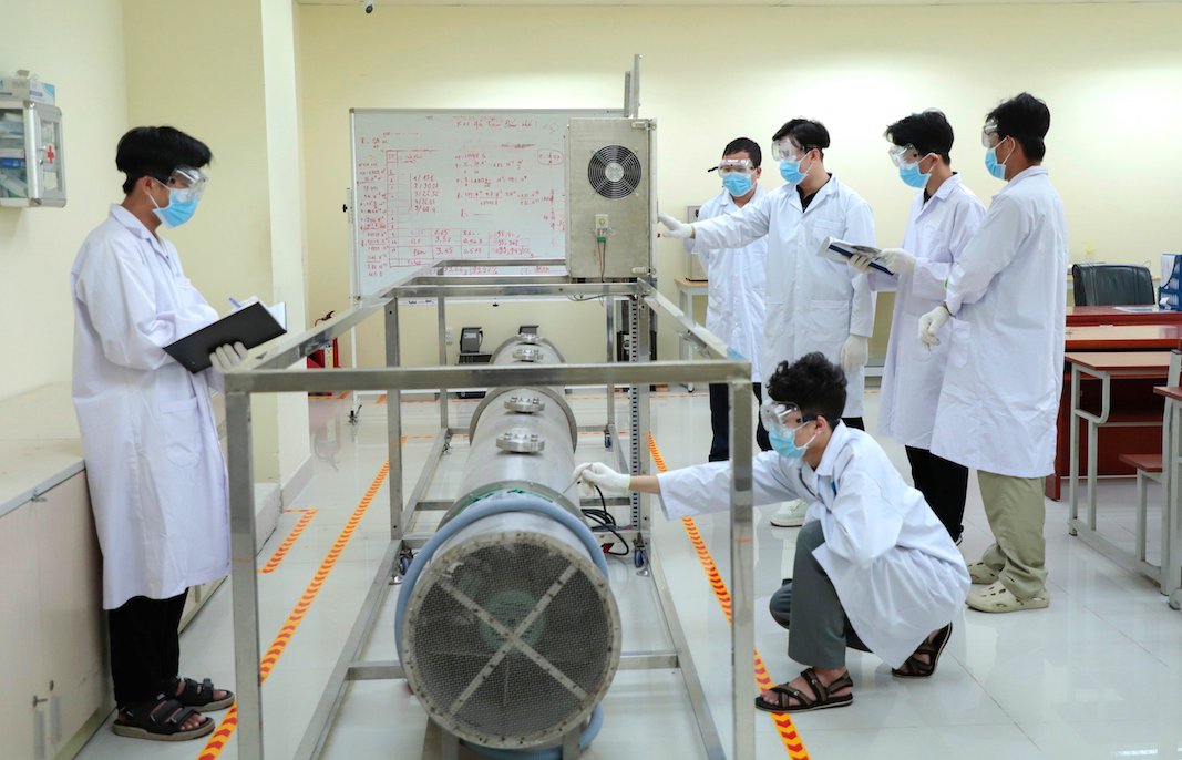 Dầu khí là ngành học có nhu cầu nhân lực lớn. Thống kê tại Trường Đại học Dầu khí Việt Nam, 100% sinh viên có việc làm trong vòng 6 tháng sau khi tốt nghiệp. Ảnh: PVN