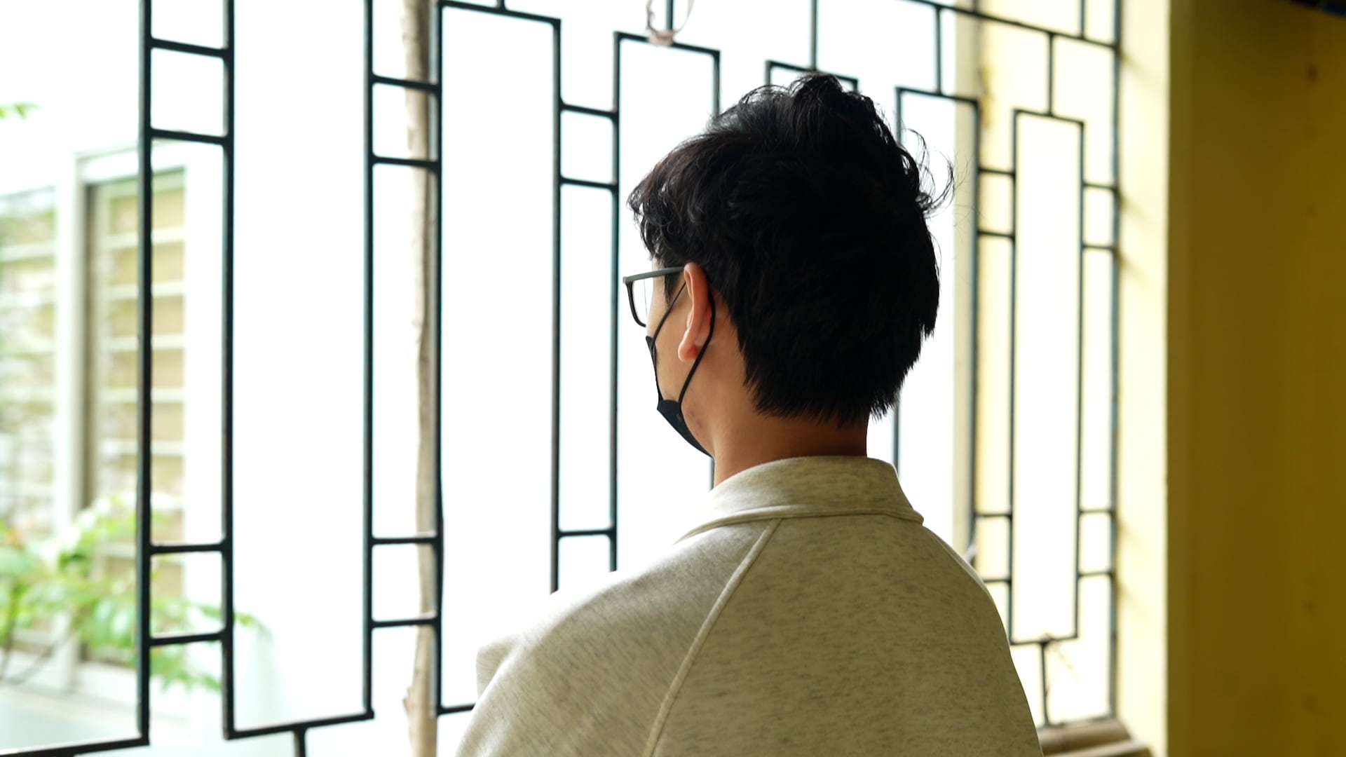 Parents' divorce can leave many silent psychological wounds for many young people. Photo: Huyen Anh