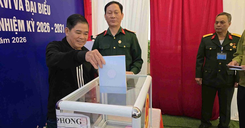 Sôi nổi không khí bỏ phiếu tại Văn phòng Báo Lao Động ở Tây Bắc