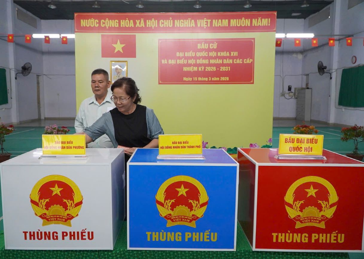 Người dân bỏ phiếu lựa chọn đại biểu đại diện cho ý chí và nguyện vọng của cử tri. Ảnh: Chân Phúc