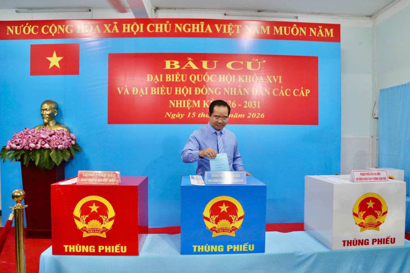 Ông Nguyễn Văn Được - Ủy viên Trung ương Đảng, Phó bí thư Thành ủy, Chủ tịch TPHCM bỏ phiếu tại phường Xuân Hòa. Ảnh: Minh Tâm