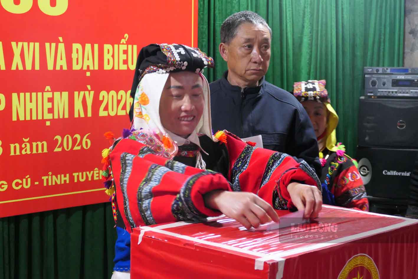 Với người dân xã cực Bắc Tổ quốc này, ngày đi bầu cử ĐBQH khóa XVI và đại biểu HĐND các cấp cũng giống như ngày hội lớn của toàn dân. Ảnh: Nguyễn Tùng. 