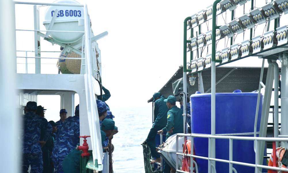 Coast Guard ship 6003 and members of the Election Team travel to each ship performing tasks at sea to organize elections. Photo: Duc Thai