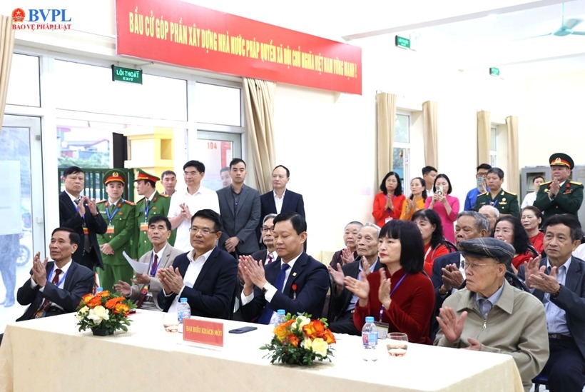 Viện trưởng VKSND tối cao Nguyễn Huy Tiến và các đại biểu dự Lễ khai mạc.