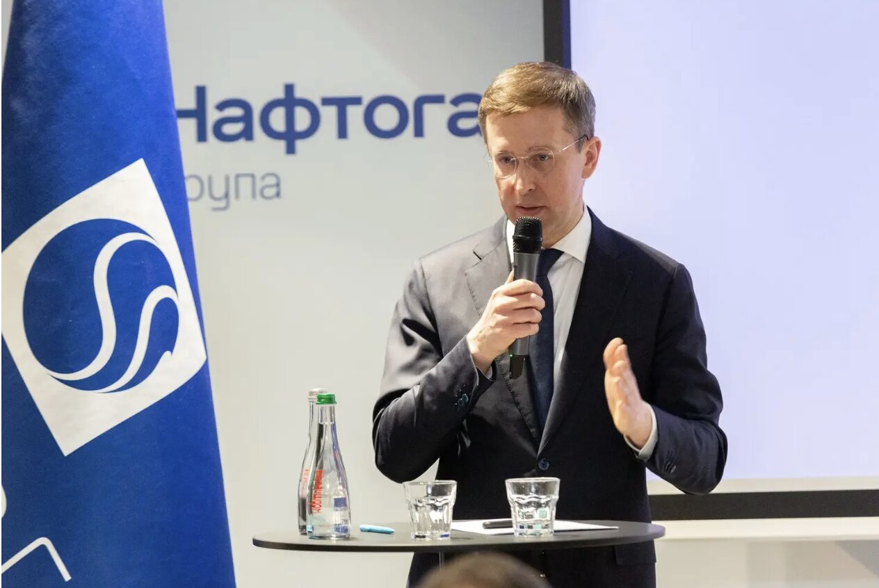 CEO of Naftogaz Group, Mr. Serhii Koretskyi, reports to foreign diplomats on the damage of the Druzhba pipeline at a press conference on March 14, 2026 in Kiev, Ukraine. Photo: Naftogaz