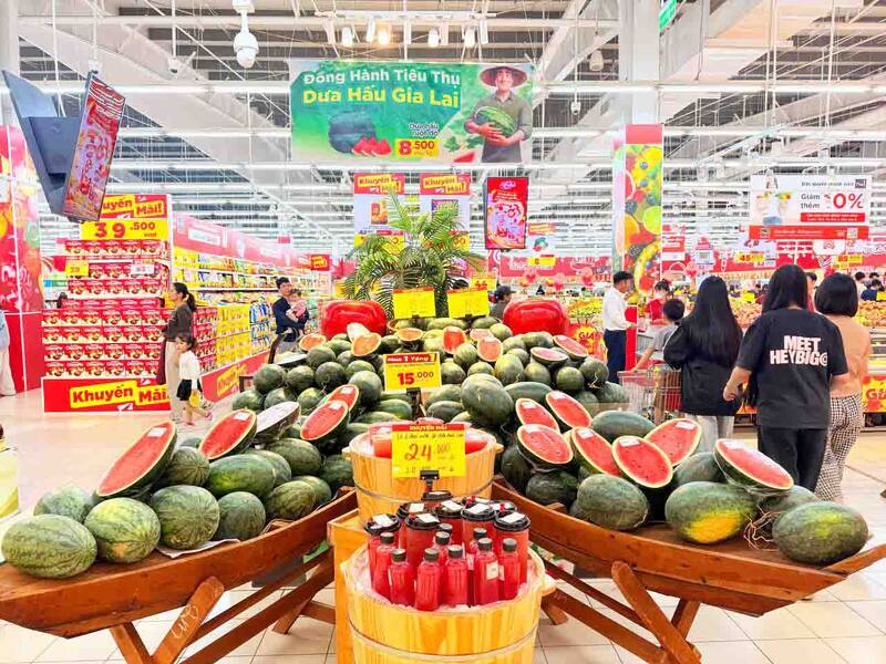 Dưa hấu Gia Lai được bày bán tại siêu thị ở TPHCM với giá ưu đãi. Ảnhh: Thanh Tân