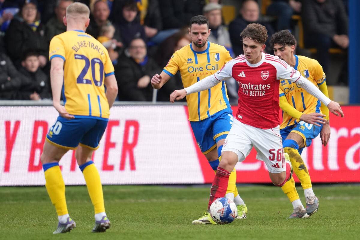 Dowman cũng từng ghi dấu ấn trong trận đấu tại FA Cup cách đây chưa lâu.  Ảnh: AFP