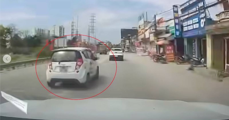 Ninh Bình: Xử phạt tài xế chuyển làn không báo hiệu