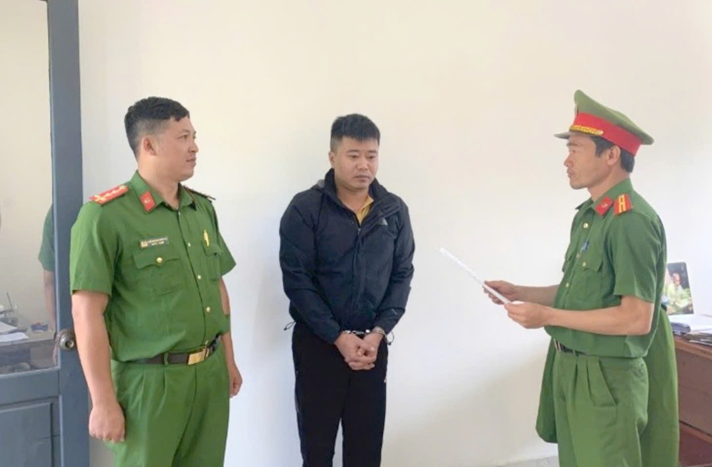 Cơ quan chức năng vừa khởi tố, bắt nhân viên Nguyễn Thành Luân để điều tra về hành vi lừa đảo chiếm đoạt tài sản. Ảnh: Công an cung cấp 