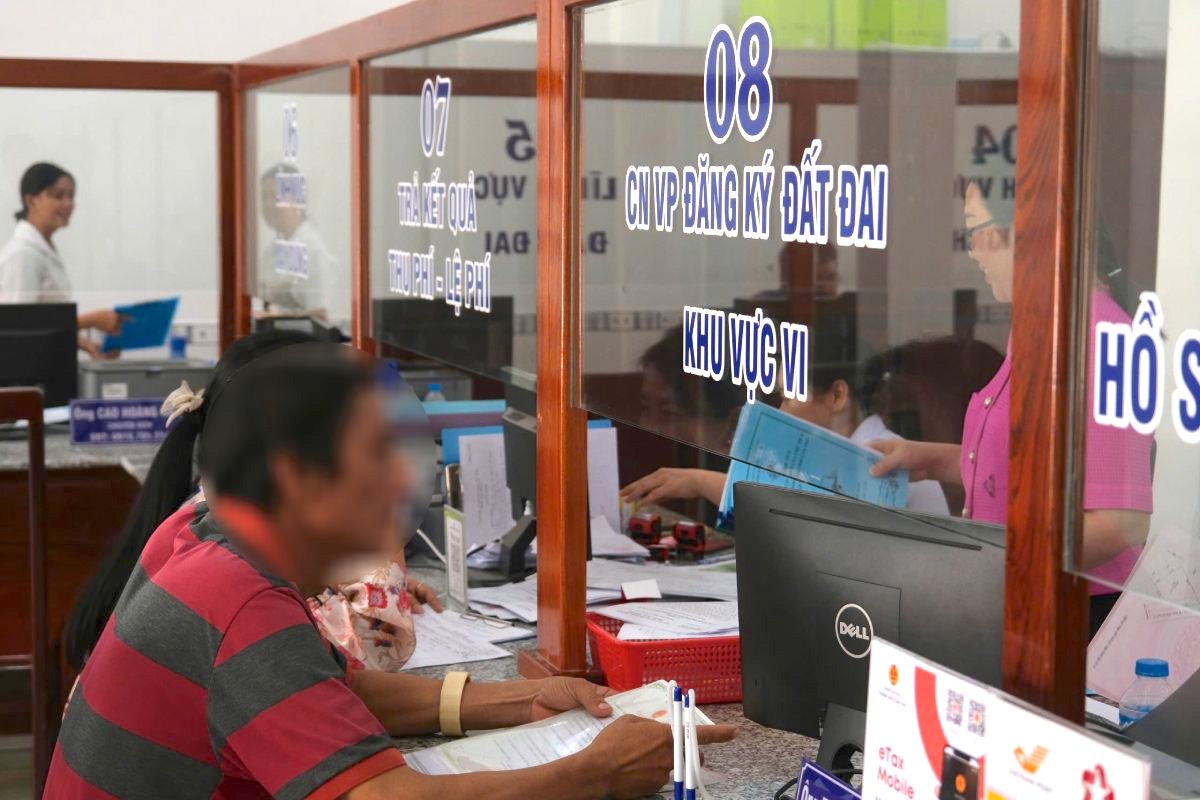 Information about ranking civil servants in the central government service center according to job positions has received the attention of readers. Photo: Phong Linh