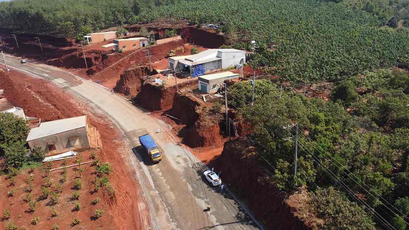 Thi công dự án nâng cấp, mở rộng đường ĐT 753. Ảnh: HAC